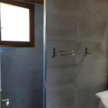 Bleu - Piscine Partagee Darbres
