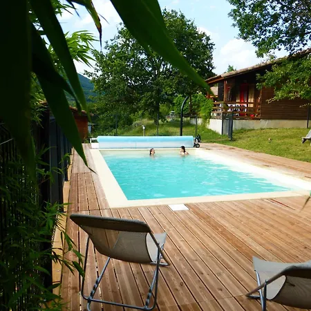 Bleu - Piscine Partagee Chalet
