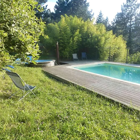Bleu - Piscine Partagee Darbres